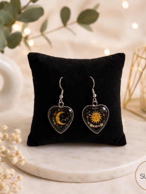 Pendiente corazon con sol y luna
